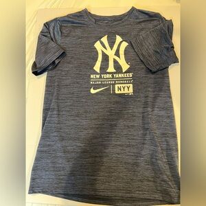Nike Boys New York Yankees Navy Blue T-Shirt